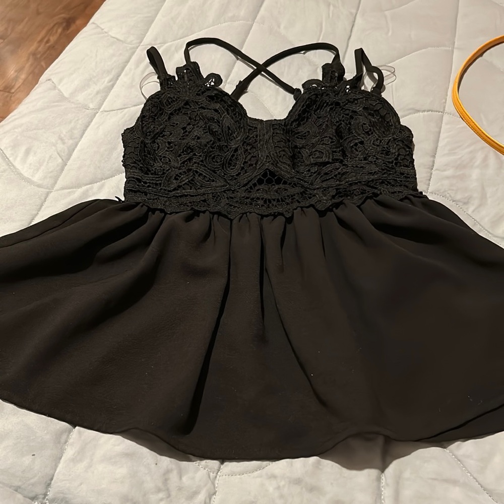 black crop top